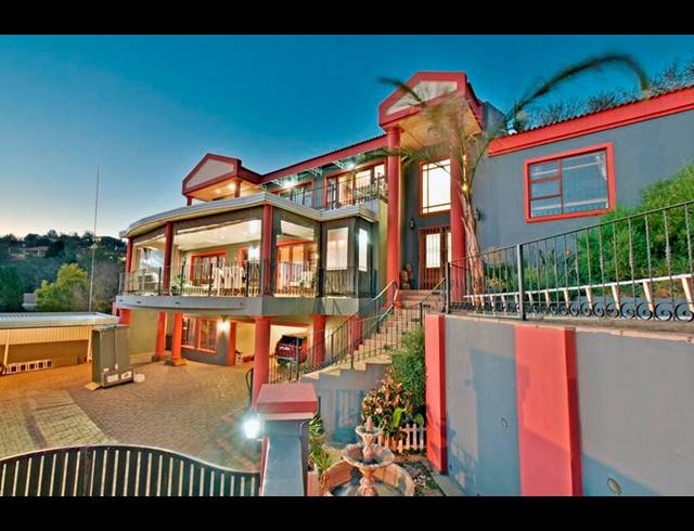 6 BEDROOM HOUSE FOR SALE IN GLENVISTA